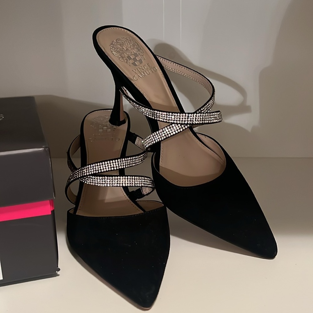 Vince Camuto CITINIY Black True-Suede heels with rhinestone straps, Sz 8, EUC